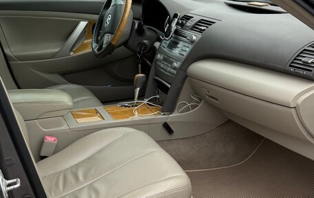 Toyota Camry, 2006 год, 860 000 рублей, 5 фотография