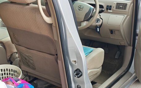 Toyota Raum II, 2008 год, 700 000 рублей, 8 фотография