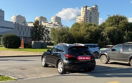 Infiniti QX70, 2017 год, 3 600 000 рублей, 8 фотография