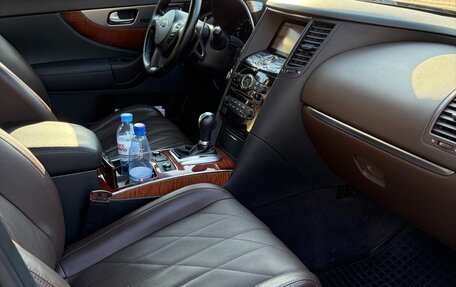 Infiniti QX70, 2017 год, 3 600 000 рублей, 10 фотография