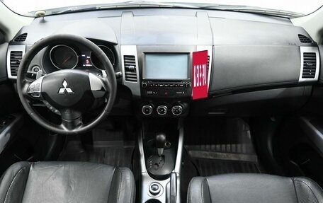 Mitsubishi Outlander III рестайлинг 3, 2012 год, 1 339 900 рублей, 8 фотография