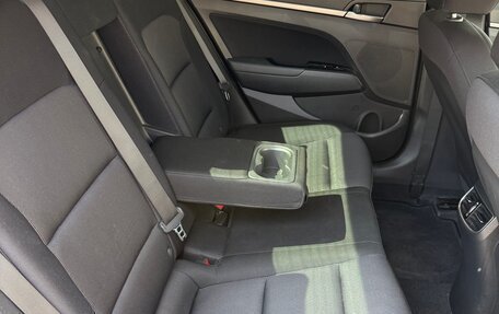 Hyundai Elantra VI рестайлинг, 2018 год, 1 150 000 рублей, 12 фотография