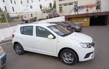 Renault Sandero II рестайлинг, 2019 год, 575 000 рублей, 2 фотография