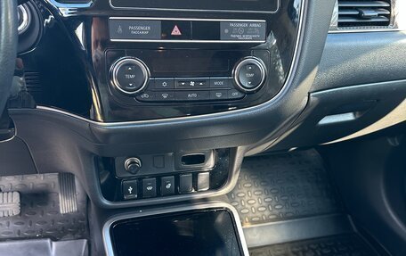 Mitsubishi Outlander III рестайлинг 3, 2019 год, 2 610 000 рублей, 7 фотография