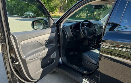 Mitsubishi Outlander III рестайлинг 3, 2019 год, 2 610 000 рублей, 5 фотография