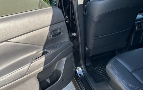 Mitsubishi Outlander III рестайлинг 3, 2019 год, 2 610 000 рублей, 8 фотография