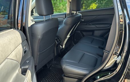Mitsubishi Outlander III рестайлинг 3, 2019 год, 2 610 000 рублей, 9 фотография