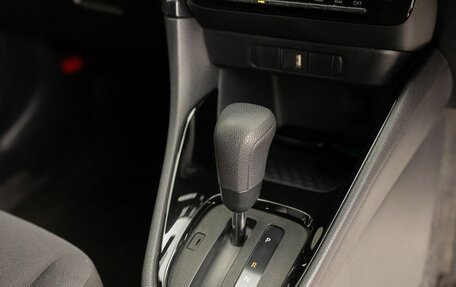 Toyota Yaris, 2020 год, 1 210 000 рублей, 15 фотография