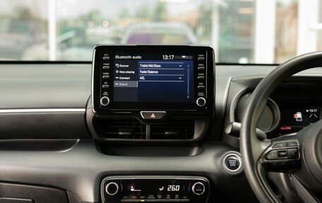 Toyota Yaris, 2020 год, 1 210 000 рублей, 14 фотография
