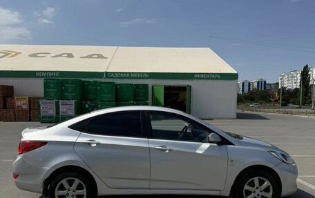 Hyundai Solaris II рестайлинг, 2012 год, 589 000 рублей, 3 фотография