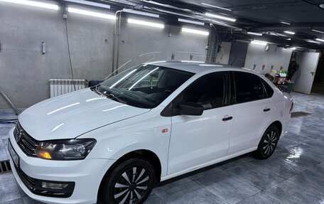 Volkswagen Polo VI (EU Market), 2015 год, 730 000 рублей, 2 фотография