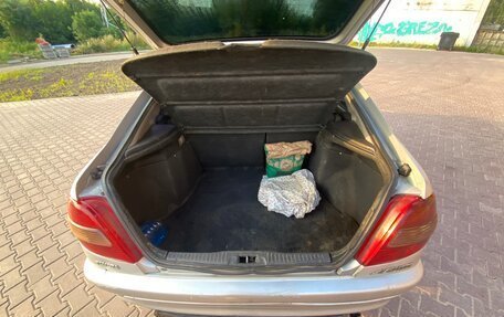 Toyota Avensis III рестайлинг, 2002 год, 350 000 рублей, 5 фотография