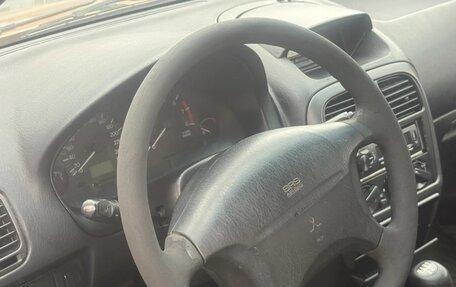 Mitsubishi Carisma I, 2000 год, 175 000 рублей, 8 фотография