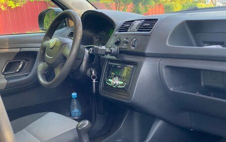 Skoda Fabia II, 2011 год, 450 000 рублей, 11 фотография