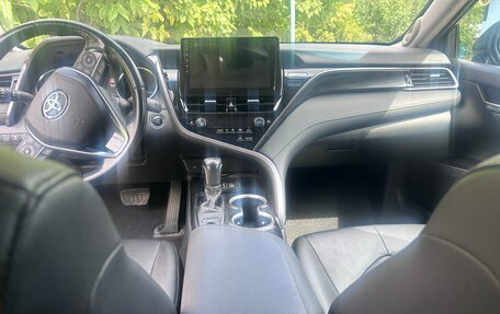 Toyota Camry, 2021 год, 3 050 000 рублей, 8 фотография