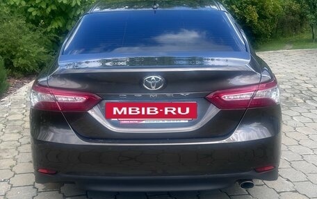 Toyota Camry, 2021 год, 3 050 000 рублей, 4 фотография
