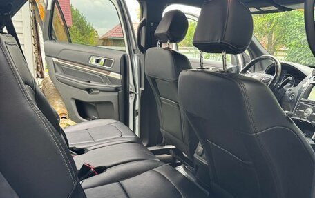 Ford Explorer VI, 2016 год, 2 500 000 рублей, 18 фотография