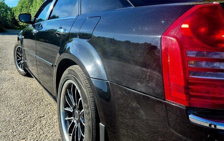 Chrysler 300C II, 2005 год, 1 000 000 рублей, 8 фотография