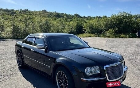 Chrysler 300C II, 2005 год, 1 000 000 рублей, 2 фотография