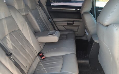 Chrysler 300C II, 2005 год, 1 000 000 рублей, 14 фотография