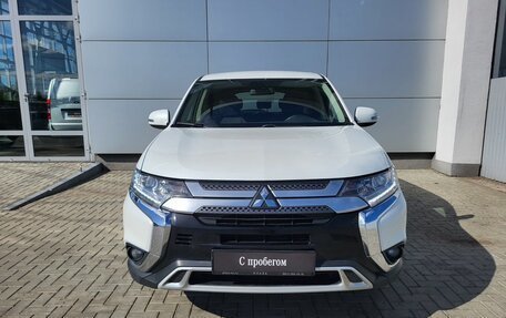 Mitsubishi Outlander III рестайлинг 3, 2019 год, 2 070 000 рублей, 8 фотография