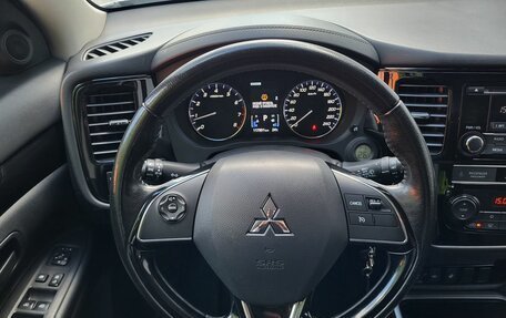 Mitsubishi Outlander III рестайлинг 3, 2019 год, 2 070 000 рублей, 13 фотография