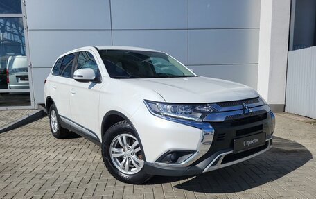 Mitsubishi Outlander III рестайлинг 3, 2019 год, 2 070 000 рублей, 7 фотография