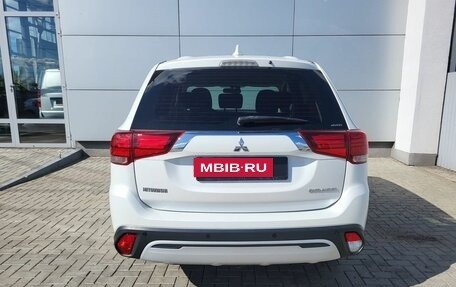 Mitsubishi Outlander III рестайлинг 3, 2019 год, 2 070 000 рублей, 4 фотография
