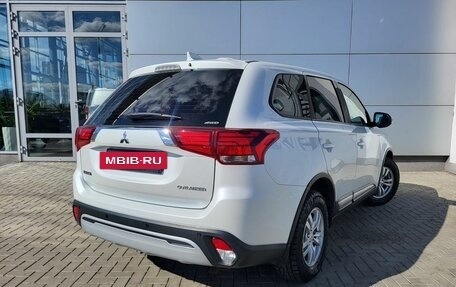 Mitsubishi Outlander III рестайлинг 3, 2019 год, 2 070 000 рублей, 5 фотография