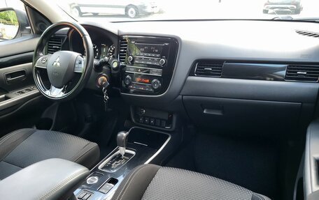 Mitsubishi Outlander III рестайлинг 3, 2019 год, 2 070 000 рублей, 24 фотография