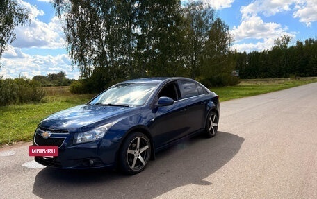 Chevrolet Cruze II, 2011 год, 650 000 рублей, 3 фотография