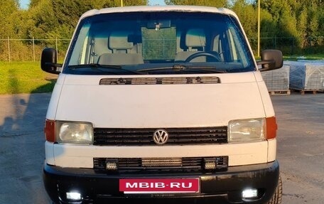 Volkswagen Transporter T4, 2000 год, 670 000 рублей, 2 фотография