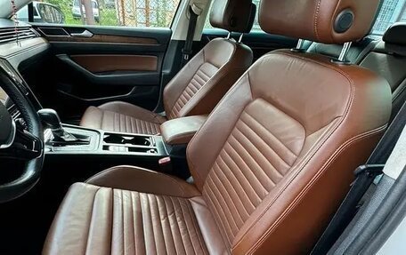 Volkswagen Passat B8 рестайлинг, 2018 год, 1 720 500 рублей, 11 фотография