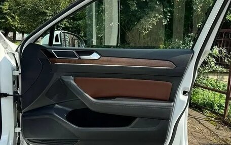 Volkswagen Passat B8 рестайлинг, 2018 год, 1 720 500 рублей, 10 фотография