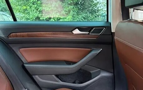 Volkswagen Passat B8 рестайлинг, 2018 год, 1 720 500 рублей, 13 фотография