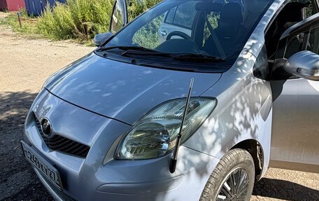 Toyota Vitz, 2010 год, 440 000 рублей, 2 фотография