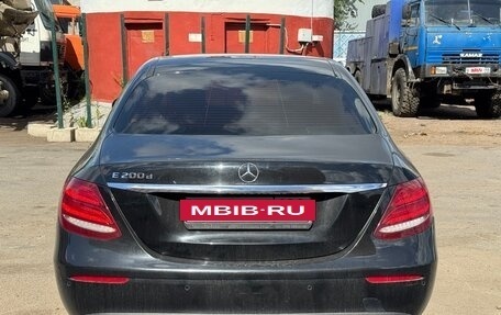 Mercedes-Benz E-Класс, 2020 год, 2 500 000 рублей, 6 фотография