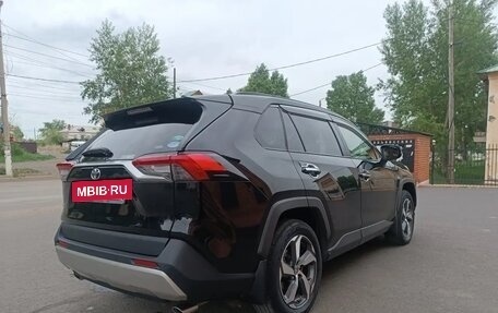 Toyota RAV4, 2019 год, 2 700 000 рублей, 4 фотография
