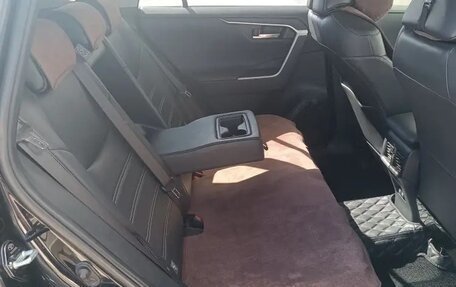 Toyota RAV4, 2019 год, 2 700 000 рублей, 15 фотография