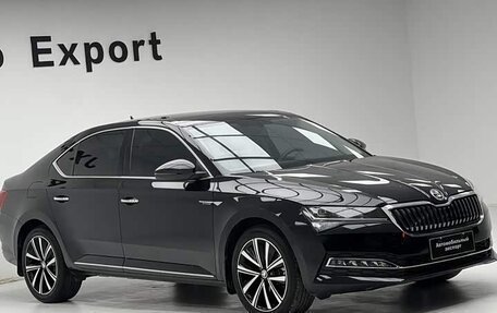 Skoda Superb III рестайлинг, 2024 год, 1 970 000 рублей, 3 фотография
