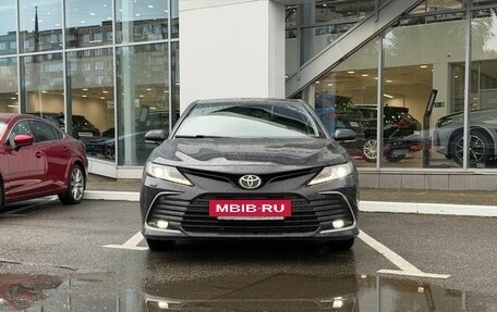 Toyota Camry, 2021 год, 3 149 000 рублей, 2 фотография