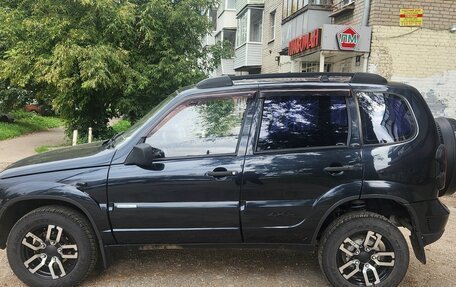 Chevrolet Niva I рестайлинг, 2010 год, 565 000 рублей, 4 фотография