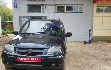 Chevrolet Niva I рестайлинг, 2010 год, 565 000 рублей, 3 фотография