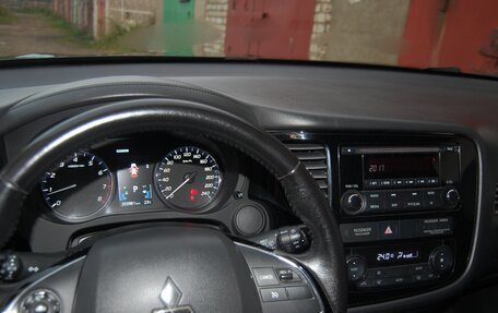 Mitsubishi Outlander III рестайлинг 3, 2017 год, 1 460 000 рублей, 4 фотография