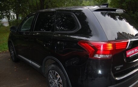 Mitsubishi Outlander III рестайлинг 3, 2017 год, 1 460 000 рублей, 20 фотография