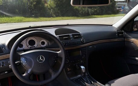 Mercedes-Benz E-Класс, 2004 год, 900 000 рублей, 8 фотография