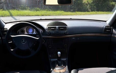Mercedes-Benz E-Класс, 2004 год, 900 000 рублей, 6 фотография