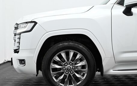 Toyota Land Cruiser, 2025 год, 14 300 000 рублей, 27 фотография