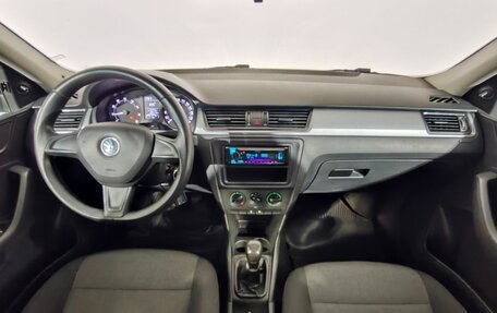 Skoda Rapid I, 2015 год, 700 000 рублей, 10 фотография
