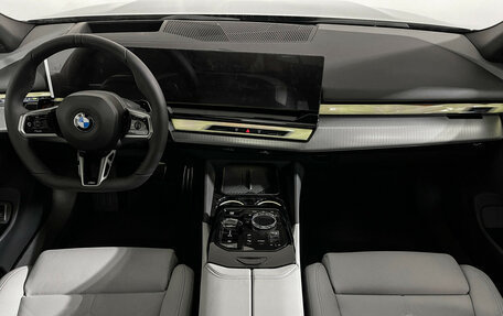 BMW 5 серия, 2026 год, 9 975 000 рублей, 13 фотография